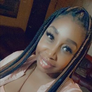 Meet your Posher, April